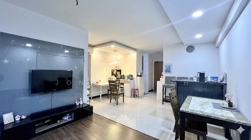 122A Punggol Edge, 122A Edgedale Plains, 3 Bedrooms, 1,001 sqft, HDB Flat For Sale, by Jonathan Koh, 500156343 - Living Room - PropertyGuru.com.sg