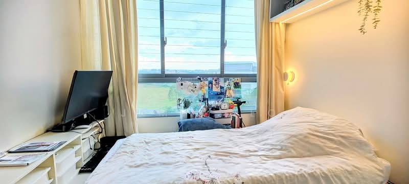 Skies Miltonia, 21 Miltonia Close, 2 Bedrooms, 743 sqft, Condominium For Sale, by James Yeo, 500156357 - Bedroom - PropertyGuru.com.sg