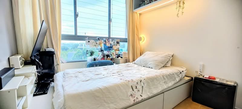 Skies Miltonia, 21 Miltonia Close, 2 Bedrooms, 743 sqft, Condominium For Sale, by James Yeo, 500156357 - Bedroom - PropertyGuru.com.sg
