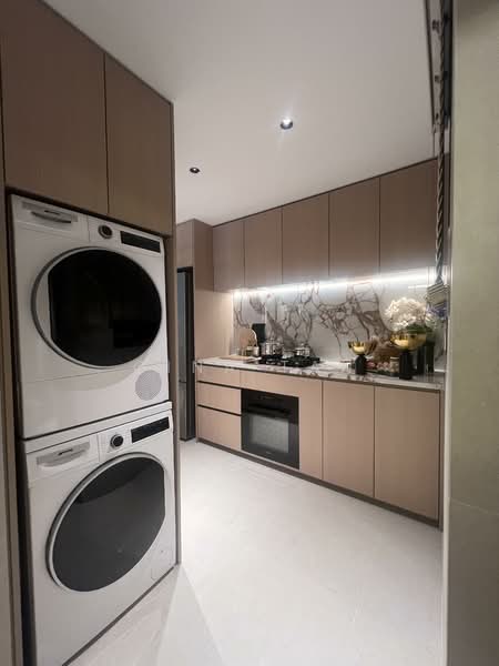 Vela Bay, Bayshore Road, 5 Bedrooms, 1,765 sqft, Condominium For Sale, by Gina Tan, 500156372 - Kitchen - PropertyGuru.com.sg