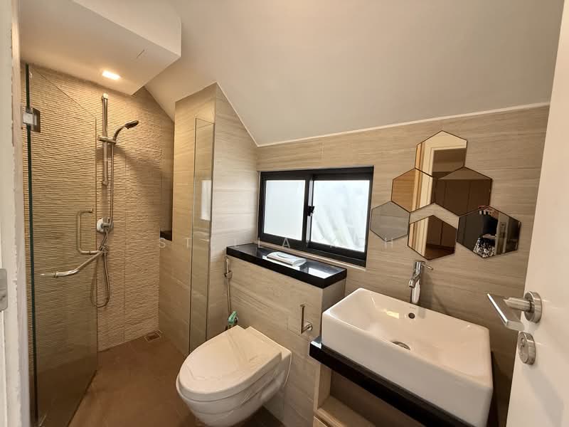 Boundary Road, Boundary Road, 5 Bedrooms, 5,952 sqft, Terraced House For Rent, by Stella Koh, 500156378 - Bathroom - PropertyGuru.com.sg
