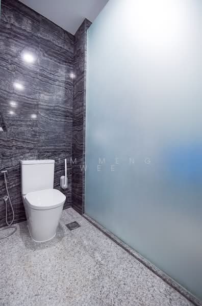 Hillsta, 68 Phoenix Road, 2 Bedrooms, 624 sqft, Condominium For Sale, by Sim Meng Wee, 500156380 - Bathroom - PropertyGuru.com.sg