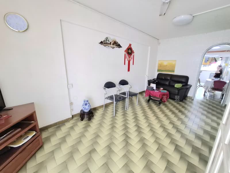 3 Lorong Lew Lian, 3 Lorong Lew Lian, Room Rental, 150 sqft, HDB Flat For Rent, by Sharon Wong 王昱婷, 500156405 - Living Room - PropertyGuru.com.sg