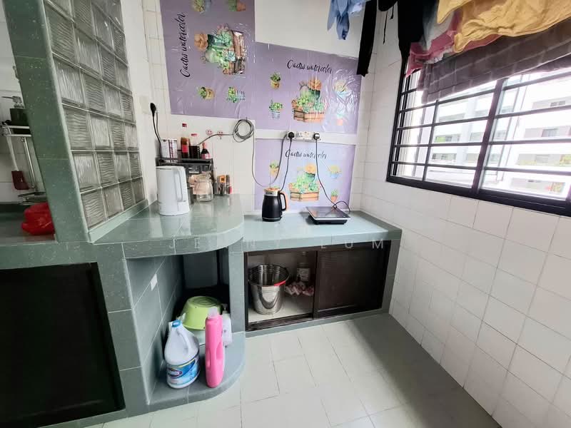 3 Lorong Lew Lian, 3 Lorong Lew Lian, Room Rental, 150 sqft, HDB Flat For Rent, by Jenny Lum, 500156406 - Kitchen - PropertyGuru.com.sg