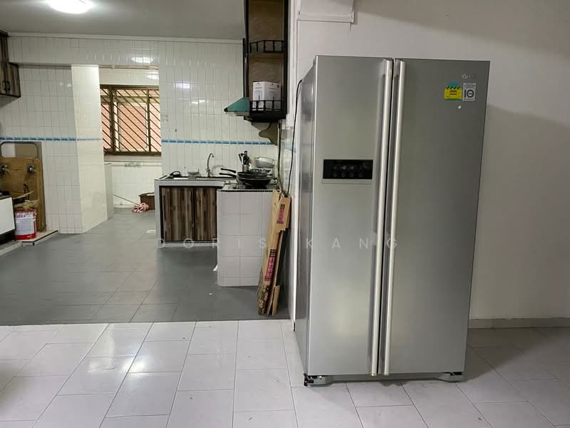 979 Jurong West Street 93, 979 Jurong West Street 93, 3 Bedrooms, 1,200 sqft, HDB Flat For Rent, by Doris Kang, 500156409 - Kitchen - PropertyGuru.com.sg
