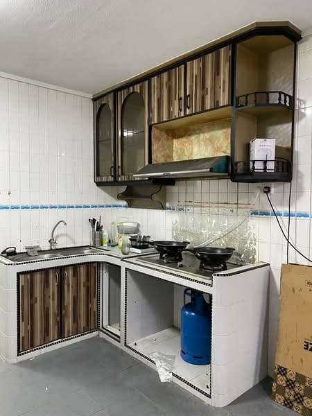 979 Jurong West Street 93, 979 Jurong West Street 93, 3 Bedrooms, 1,200 sqft, HDB Flat For Rent, by Doris Kang, 500156409 - Kitchen - PropertyGuru.com.sg