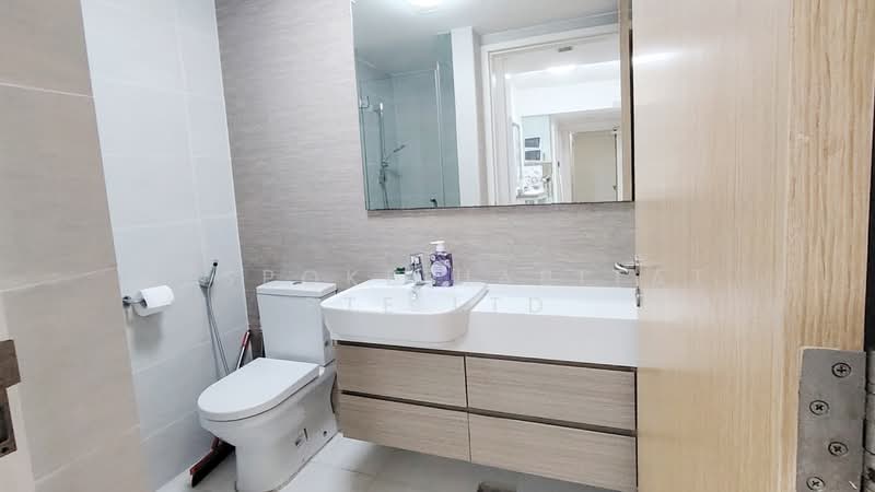 The Lakefront Residences, 46 Lakeside Drive, Room Rental, 100 sqft, Condominium For Rent, by Bespoke Habitat Pte Ltd, 500156412 - 08-12 Common Bathroom - PropertyGuru.com.sg