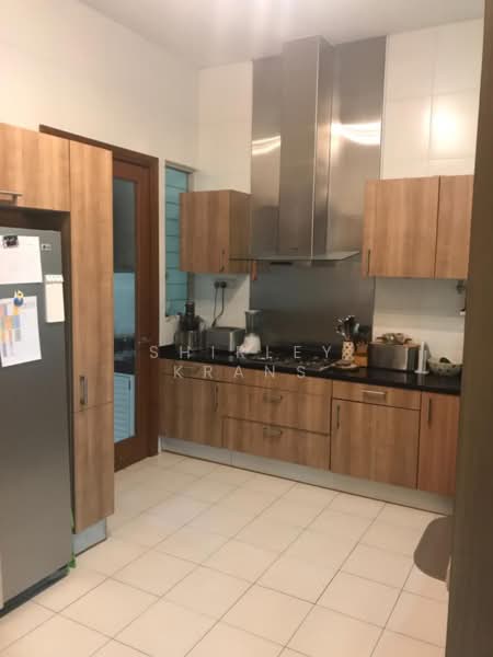 Shamrock Park, 89 Namly Place, 5 Bedrooms, 4,400 sqft, Semi-Detached House For Rent, by Shirley Krans, 500156413 - Kitchen - PropertyGuru.com.sg