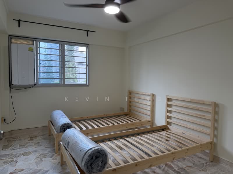 210 Jurong East Street 21, 210 Jurong East Street 21, 2 Bedrooms, 882 sqft, HDB Flat For Rent, by Kevin Teng, 500156426 - Bedroom - PropertyGuru.com.sg
