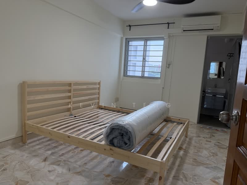 210 Jurong East Street 21, 210 Jurong East Street 21, 2 Bedrooms, 882 sqft, HDB Flat For Rent, by Kevin Teng, 500156426 - Bedroom - PropertyGuru.com.sg