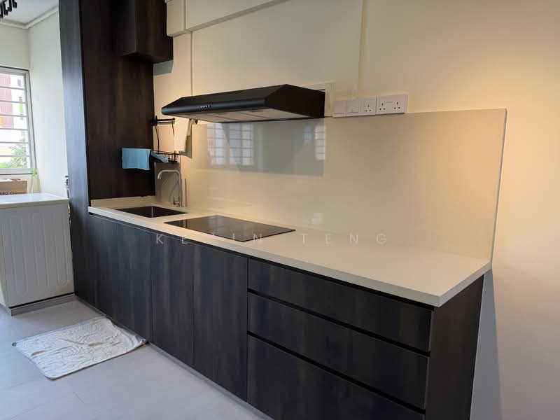 210 Jurong East Street 21, 210 Jurong East Street 21, 2 Bedrooms, 882 sqft, HDB Flat For Rent, by Kevin Teng, 500156426 - Kitchen - PropertyGuru.com.sg