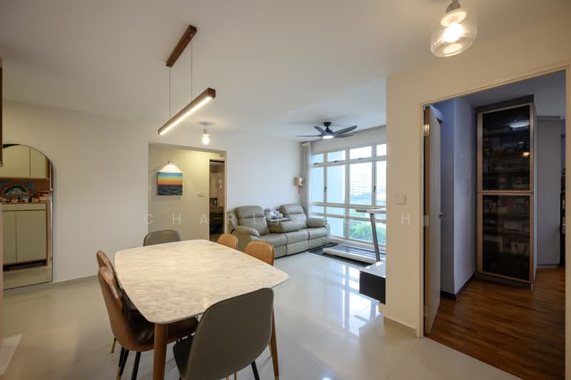 267B Compassvale Link, 267B Compassvale Link, 3 Bedrooms, 968 sqft, HDB Flat For Sale, by Charlie Goh, 500156427 - Living Room - PropertyGuru.com.sg
