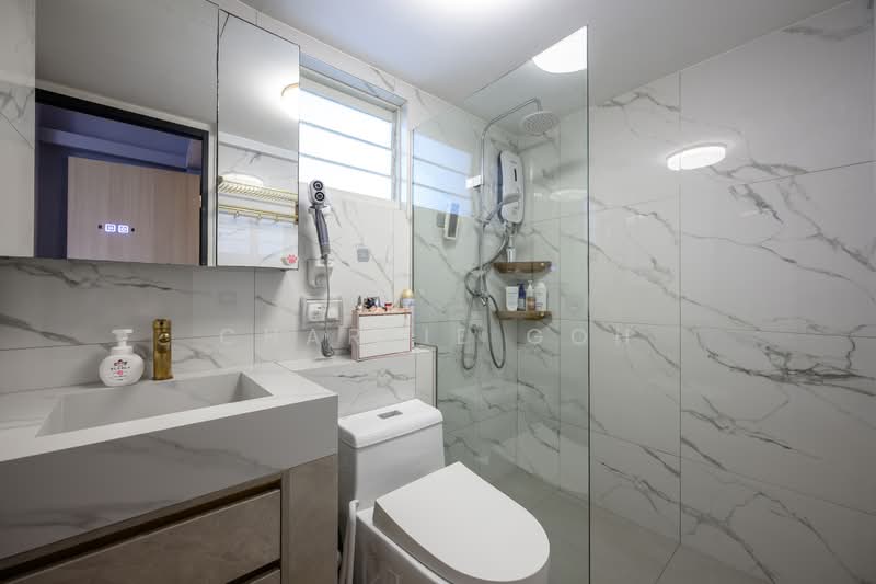 267B Compassvale Link, 267B Compassvale Link, 3 Bedrooms, 968 sqft, HDB Flat For Sale, by Charlie Goh, 500156427 - Bathroom - PropertyGuru.com.sg