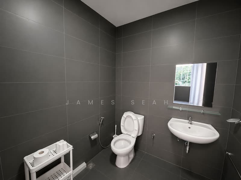 9@Tagore, 9 Tagore Lane, 1,884 sqft, Light Industrial (B1) For Rent, by James Seah, 500156430 - Bathroom - CommercialGuru.com.sg