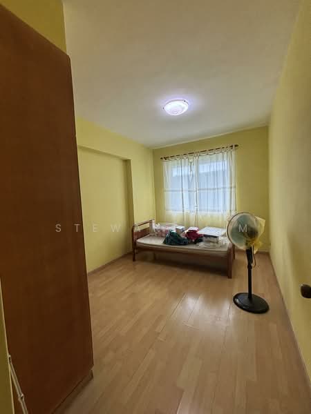 Guilin View, 26 Bukit Batok Street 52, 3 Bedrooms, 1,259 sqft, Condominium For Sale, by Stewart Lim, 500156431 - Bedroom - PropertyGuru.com.sg