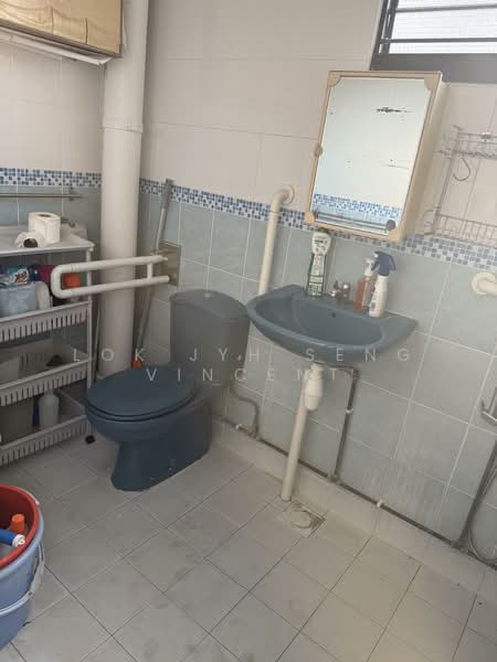 177 Bishan Street 13, 177 Bishan Street 13, 3 Bedrooms, 1,302 sqft, HDB Flat For Sale, by Lok Jyh Seng Vincent, 500156438 - Bathroom - PropertyGuru.com.sg