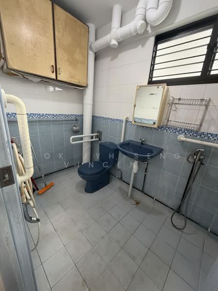 177 Bishan Street 13, 177 Bishan Street 13, 3 Bedrooms, 1,302 sqft, HDB Flat For Sale, by Lok Jyh Seng Vincent, 500156438 - Bathroom - PropertyGuru.com.sg