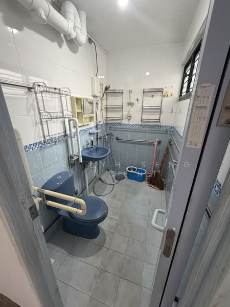 177 Bishan Street 13, 177 Bishan Street 13, 3 Bedrooms, 1,302 sqft, HDB Flat For Sale, by Lok Jyh Seng Vincent, 500156438 - Bathroom - PropertyGuru.com.sg