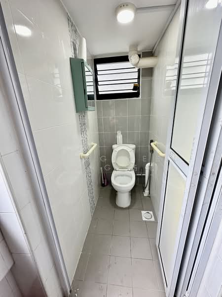 175 Boon Lay Drive, 175 Boon Lay Drive, 2 Bedrooms, 635 sqft, HDB Flat For Sale, by Yong Wee Foong 杨伟锋, 500156442 - Bathroom - PropertyGuru.com.sg