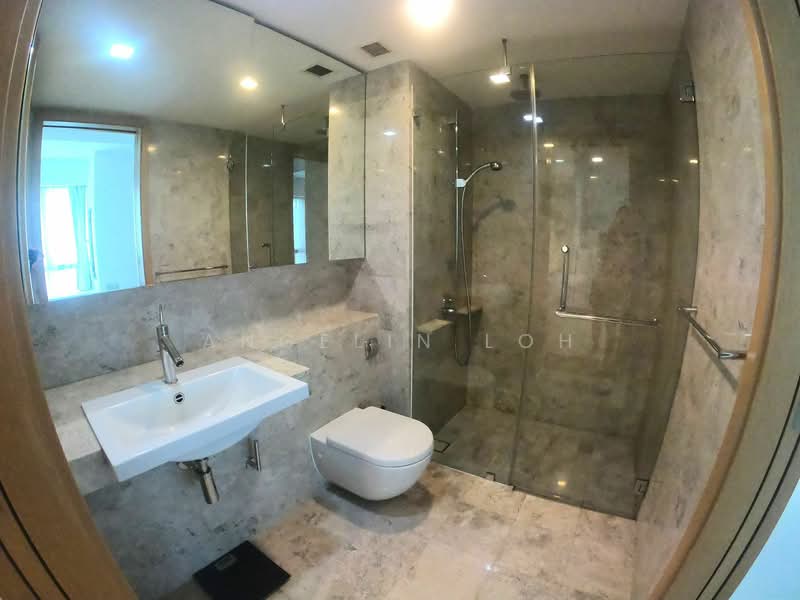 One Shenton, 1 Shenton Way, 1 Bedroom, 581 sqft, Condominium For Sale, by Angelin Loh, 500156448 - Bathroom - PropertyGuru.com.sg