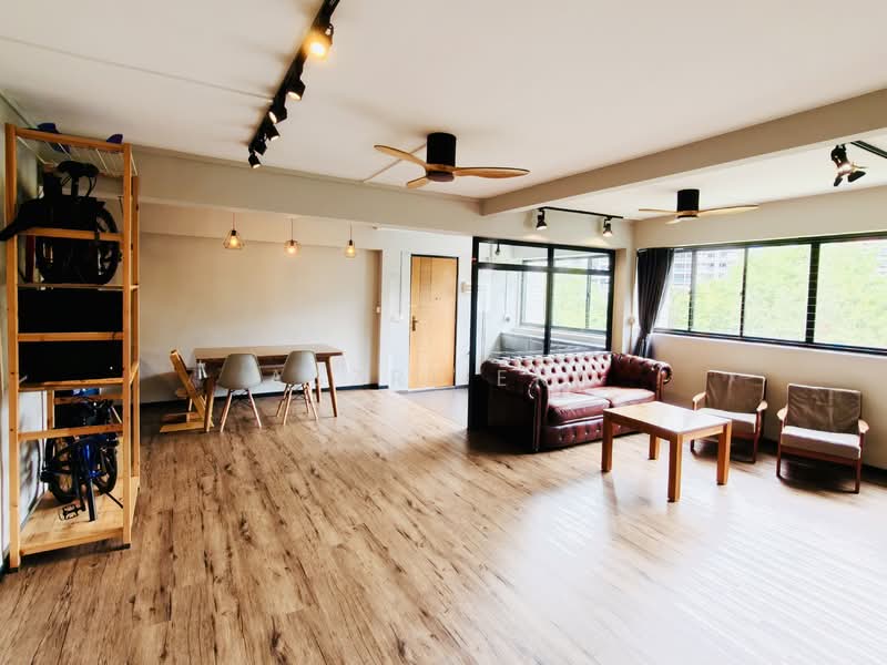 856 Tampines Street 82, 856 Tampines Street 82, 3 Bedrooms, 1,313 sqft, HDB Flat For Sale, by Aszri ERA, 500156451 - Living Room - PropertyGuru.com.sg