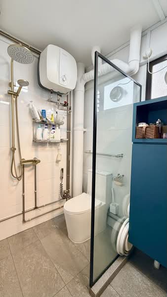 856 Tampines Street 82, 856 Tampines Street 82, 3 Bedrooms, 1,313 sqft, HDB Flat For Sale, by Aszri ., 500156451 - Bathroom - PropertyGuru.com.sg