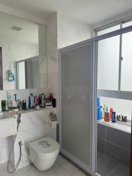 D'Ixoras, 23 Minbu Road, 2 Bedrooms, 840 sqft, Apartment For Sale, by Dennis Lim, 500156457 - Bathroom - PropertyGuru.com.sg
