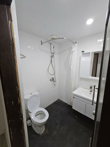 Bedok Court, 297 Bedok South Avenue 3, Room Rental, 100 sqft, Condominium For Rent, by Jacky Quek, 500156458 - Bathroom - PropertyGuru.com.sg