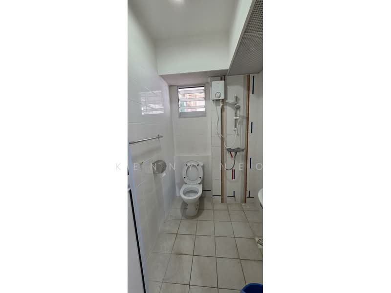 471A Upper Serangoon Crescent, 471A Upper Serangoon Crescent, 2 Bedrooms, 721 sqft, HDB Flat For Rent, by Kenny Neo, 500156464 - Bathroom - PropertyGuru.com.sg