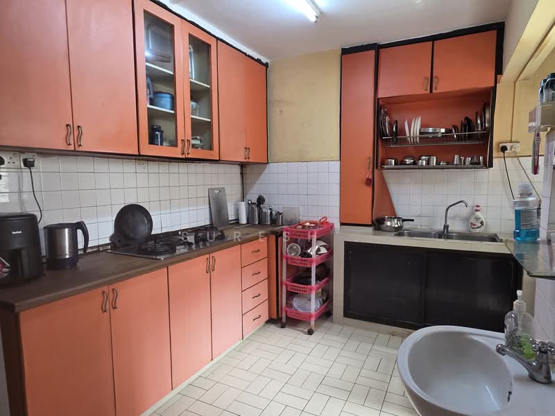 123 Mcnair Road, 123 Mcnair Road, 2 Bedrooms, 689 sqft, HDB Flat For Sale, by Suresh ., 500156484 - Kitchen - PropertyGuru.com.sg