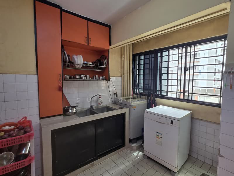123 Mcnair Road, 123 Mcnair Road, 2 Bedrooms, 689 sqft, HDB Flat For Sale, by Suresh ., 500156484 - Kitchen - PropertyGuru.com.sg