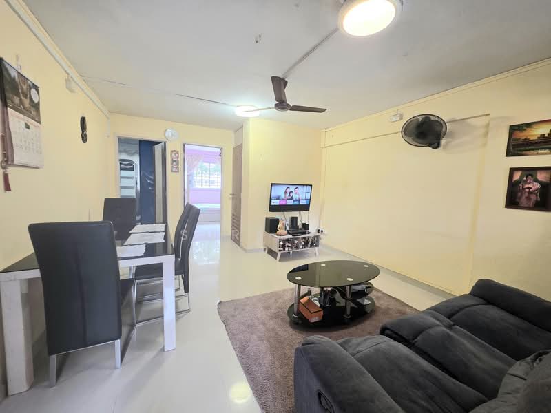 123 Mcnair Road, 123 Mcnair Road, 2 Bedrooms, 689 sqft, HDB Flat For Sale, by Suresh ., 500156484 - Living Room - PropertyGuru.com.sg