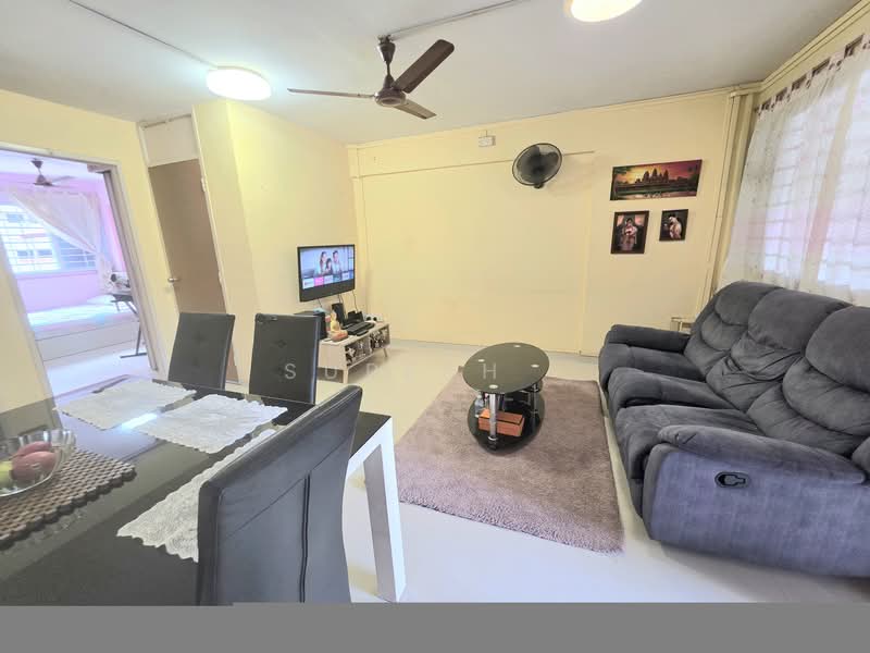 123 Mcnair Road, 123 Mcnair Road, 2 Bedrooms, 689 sqft, HDB Flat For Sale, by Suresh ., 500156484 - Living Room - PropertyGuru.com.sg