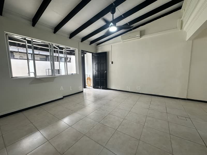 ⭐ Terrace House Near Queenstown MRT For Rent ⭐ 5 Mins Walk ⭐ D03 Alexandra / Commonwealth, , 2 Bedrooms, 900 sqft, Terraced House For Rent, by Alson Ong, 500156509 - Interior - PropertyGuru.com.sg
