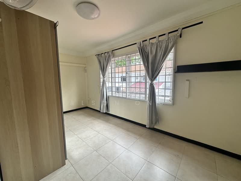 ⭐ Terrace House Near Queenstown MRT For Rent ⭐ 5 Mins Walk ⭐ D03 Alexandra / Commonwealth, , 2 Bedrooms, 900 sqft, Terraced House For Rent, by Alson Ong, 500156509 - PropertyGuru.com.sg