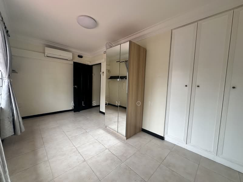⭐ Terrace House Near Queenstown MRT For Rent ⭐ 5 Mins Walk ⭐ D03 Alexandra / Commonwealth, , 2 Bedrooms, 900 sqft, Terraced House For Rent, by Alson Ong, 500156509 - PropertyGuru.com.sg