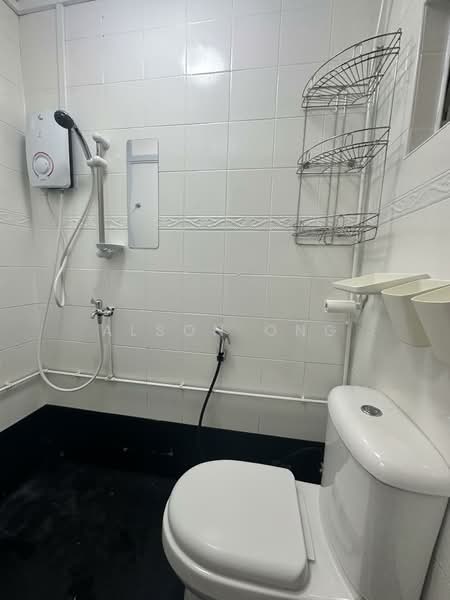 ⭐ Terrace House Near Queenstown MRT For Rent ⭐ 5 Mins Walk ⭐ D03 Alexandra / Commonwealth, , 2 Bedrooms, 900 sqft, Terraced House For Rent, by Alson Ong, 500156509 - PropertyGuru.com.sg