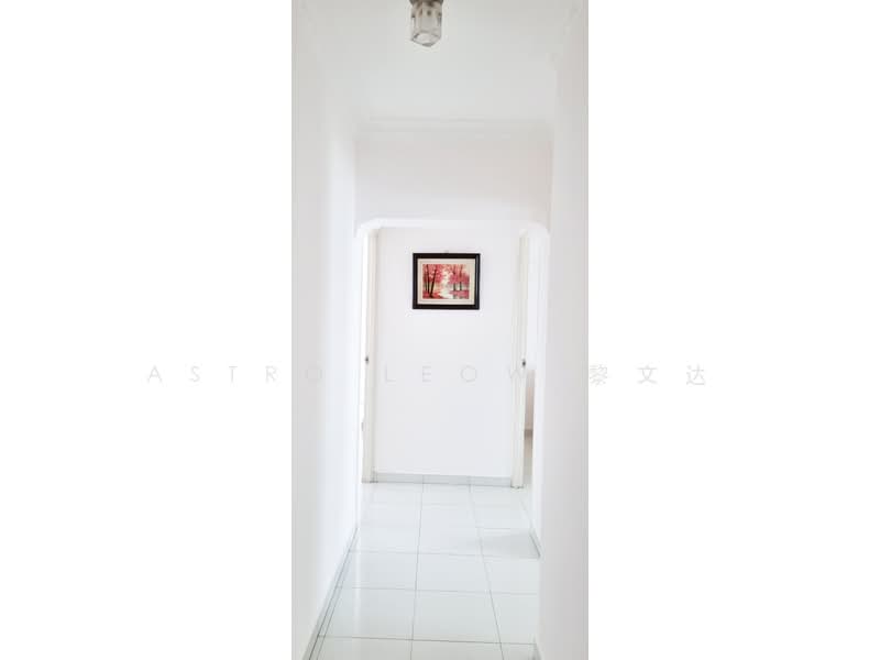 315C Anchorvale Road, 315C Anchorvale Road, 3 Bedrooms, 1,345 sqft, HDB Flat For Rent, by Astro Leow 黎文达, 500156522 - Corridor - PropertyGuru.com.sg