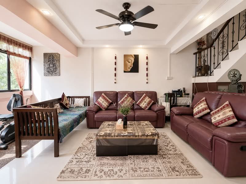 144 Lorong Ah Soo, 144 Lorong Ah Soo, 4 Bedrooms, 1,593 sqft, HDB Flat For Sale, by Joey Tan, 500156527 - Living Room - PropertyGuru.com.sg