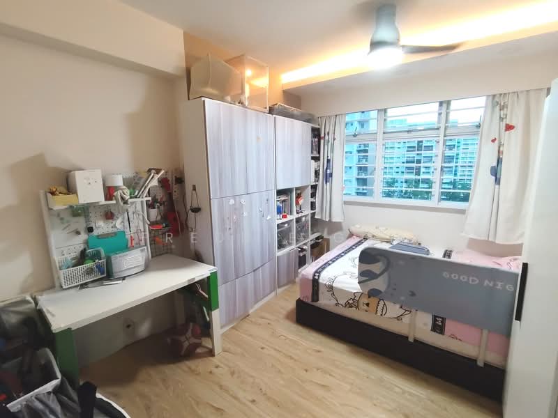 451B Bukit Batok West Avenue 6, 451B Bukit Batok West Avenue 6, 3 Bedrooms, 1,238 sqft, HDB Flat For Sale, by Freddie Goh, 500156530 - Bedroom - PropertyGuru.com.sg