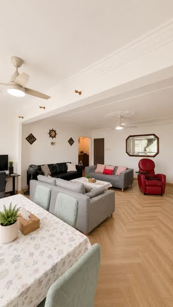 234 Simei Street 4, 234 Simei Street 4, 4 Bedrooms, 1,313 sqft, HDB Flat For Sale, by Khai ., 500156545 - Living Room - PropertyGuru.com.sg