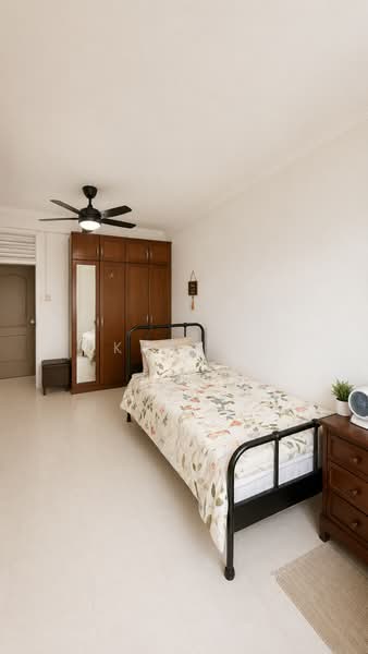 234 Simei Street 4, 234 Simei Street 4, 4 Bedrooms, 1,313 sqft, HDB Flat For Sale, by Khai ., 500156545 - Master bedroom - PropertyGuru.com.sg
