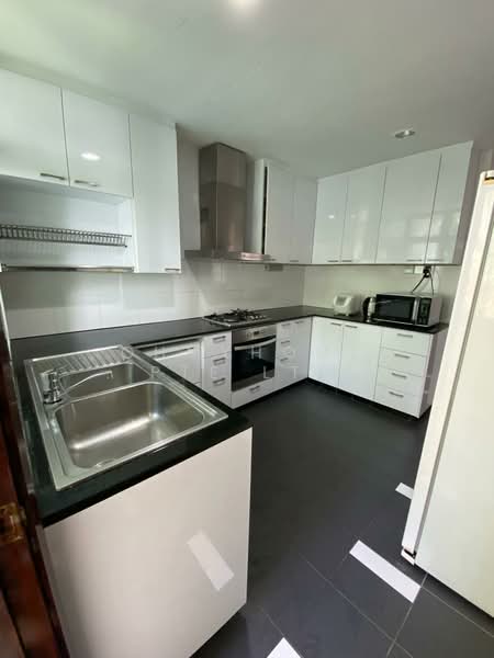 NassimVille, 11 Nassim Road, 2 Bedrooms, 1,200 sqft, Apartment For Rent, by JIMMY GIAM, 500156546 - Kitchen - PropertyGuru.com.sg