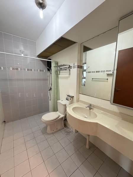 272D Sengkang Central, 272D Sengkang Central, 3 Bedrooms, 969 sqft, HDB Flat For Sale, by Ellie Zhu Jia Yi, 500156547 - Bathroom - PropertyGuru.com.sg