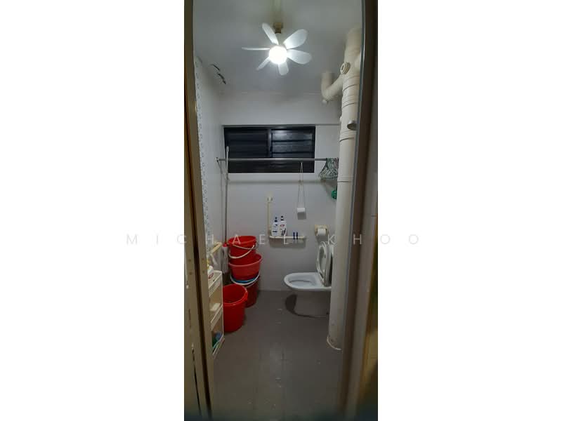 230 Serangoon Avenue 4, 230 Serangoon Avenue 4, Room Rental, 130 sqft, HDB Flat For Rent, by Michael Khoo, 500156548 - Bathroom - PropertyGuru.com.sg