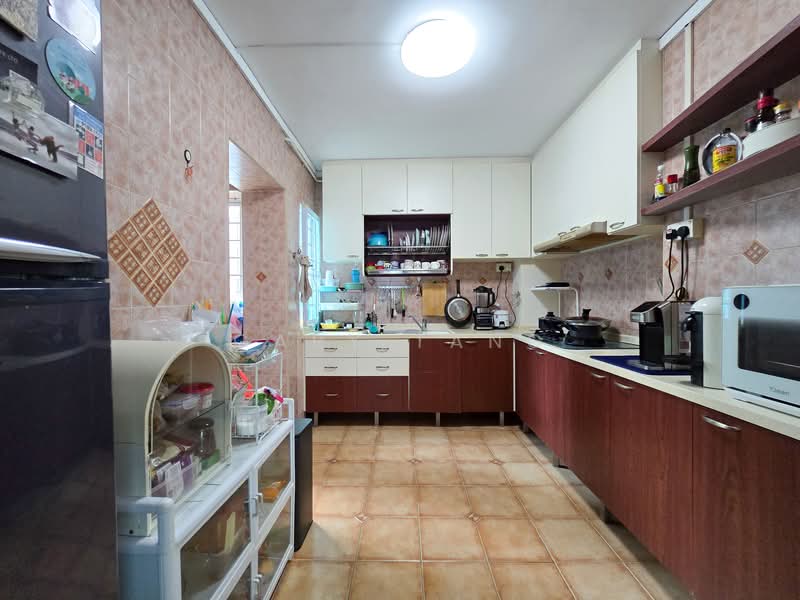 734 Tampines Street 71, 734 Tampines Street 71, 3 Bedrooms, 1,323 sqft, HDB Flat For Sale, by Gary Tang, 500156560 - Kitchen - PropertyGuru.com.sg