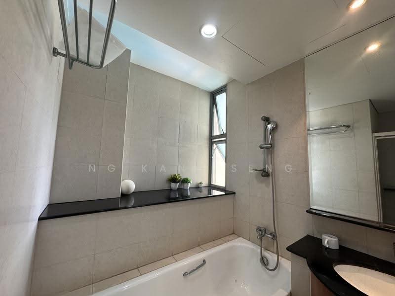 Sunhaven, 781 Upper Changi Road East, Bedok / Upper East Coast, Room Rental, 150 sqft, Condominium For Rent, by Ng Kang Seng, 500156573 - Bathroom - PropertyGuru.com.sg