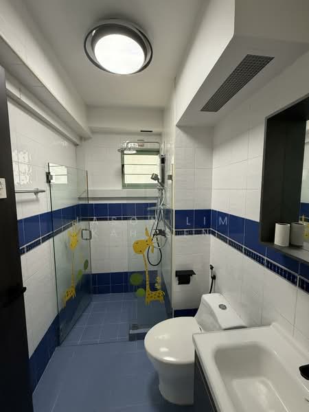 642B Punggol Drive, 642B Punggol Drive, 3 Bedrooms, 1,184 sqft, HDB Flat For Rent, by Jason Lim Kah Sen, 500156581 - Bathroom - PropertyGuru.com.sg