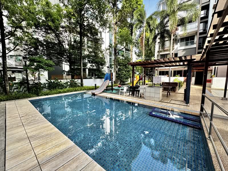 Spring @ Katong, 18 Ceylon Road, 3 Bedrooms, 990 sqft, Apartment For Sale, by Esther Low, 500156591 - Pool - PropertyGuru.com.sg