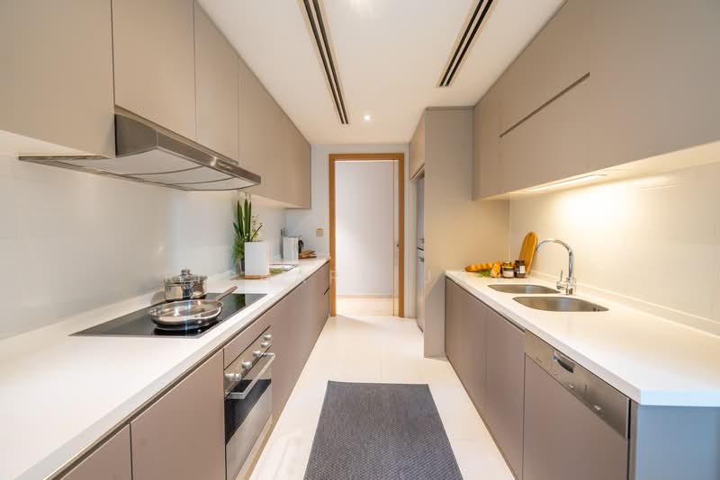 One Shenton, 1 Shenton Way, 4 Bedrooms, 5,651 sqft, Condominium For Sale, by Richard Jany, 500156600 - Kitchen - PropertyGuru.com.sg